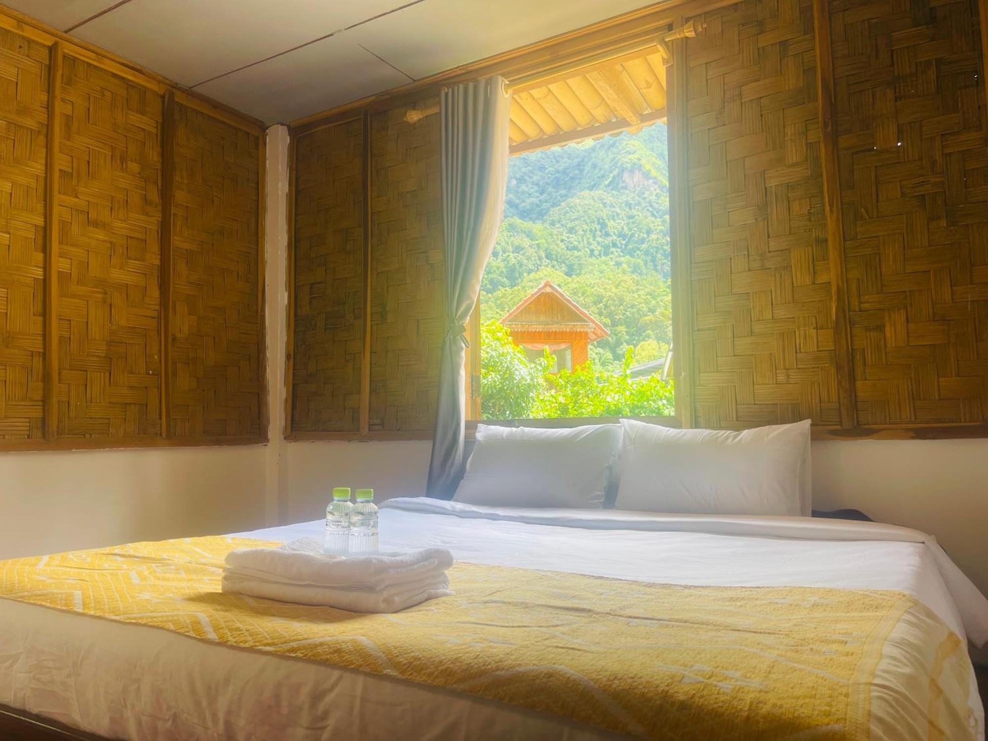 Bed and Breakfast Nong Khiaw Ing Ing Mountain View Esterno foto