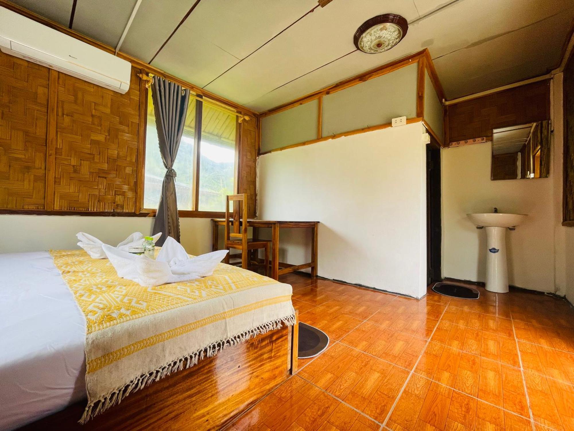 Bed and Breakfast Nong Khiaw Ing Ing Mountain View Esterno foto