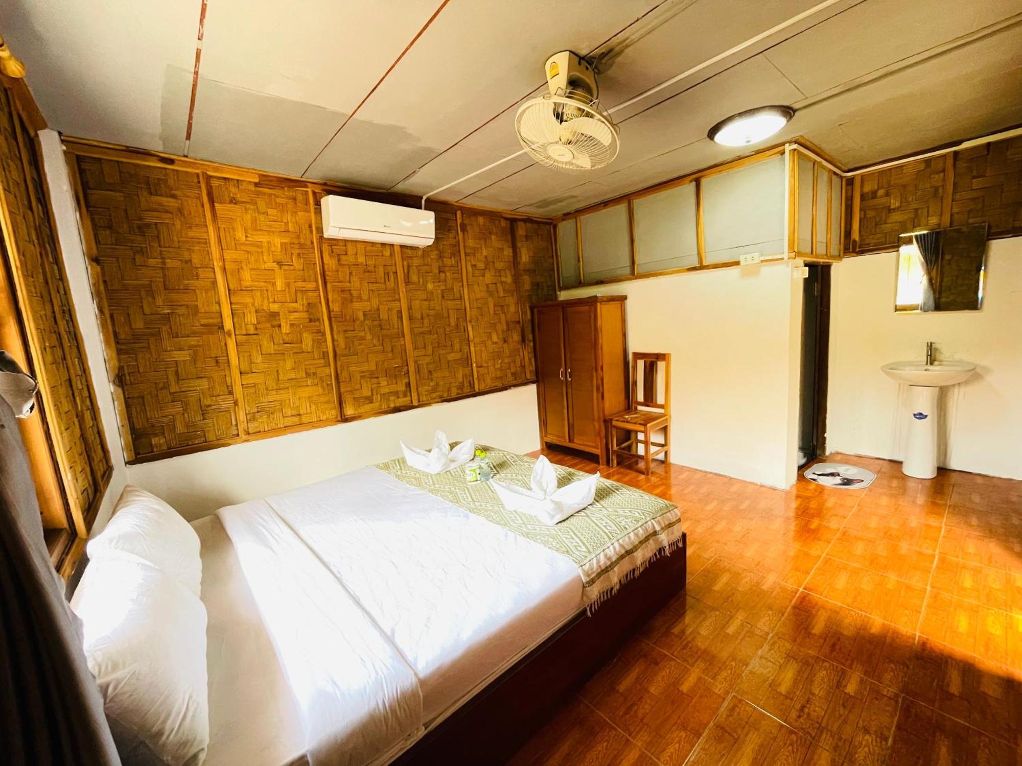 Bed and Breakfast Nong Khiaw Ing Ing Mountain View Esterno foto