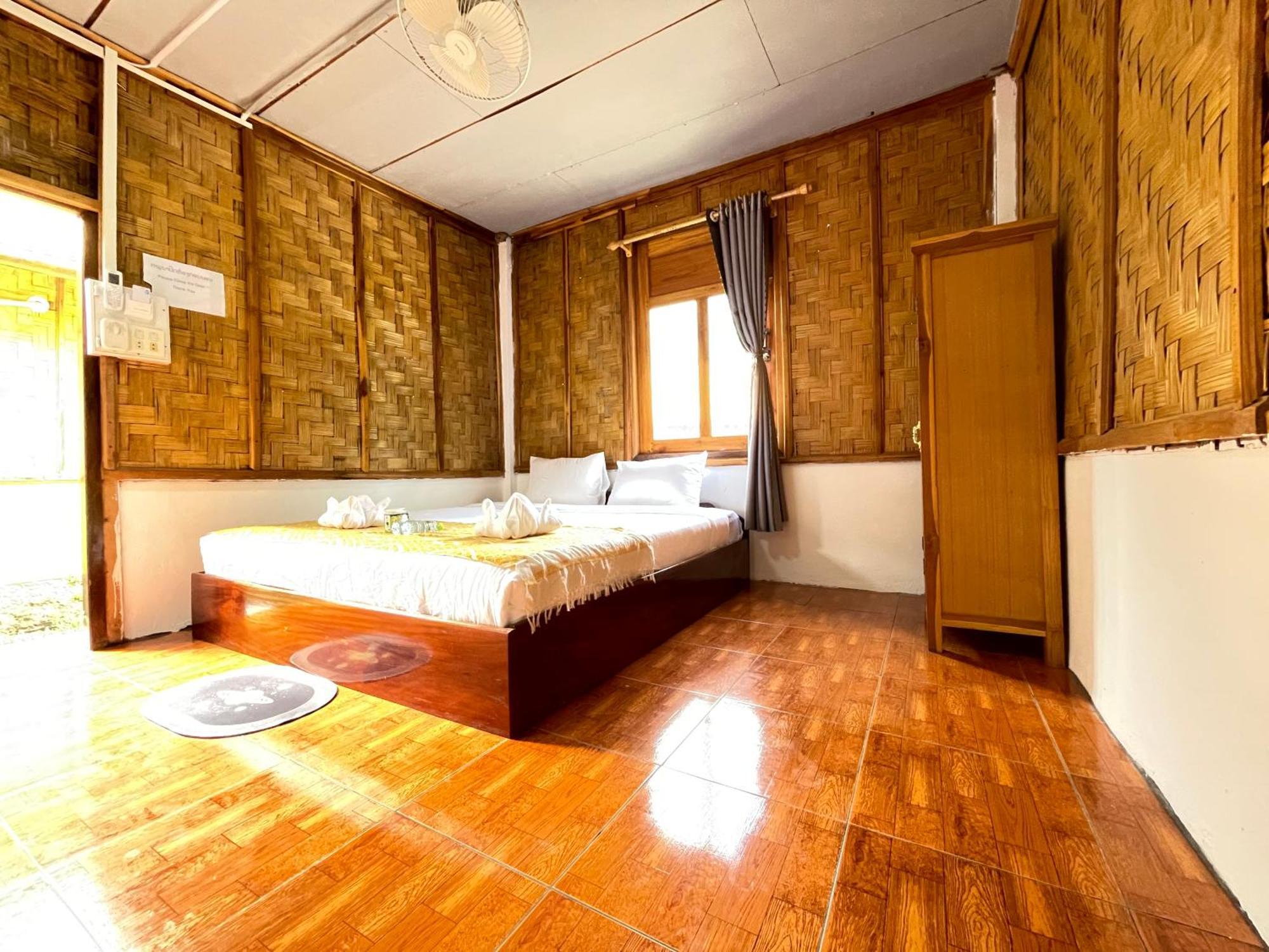 Bed and Breakfast Nong Khiaw Ing Ing Mountain View Esterno foto